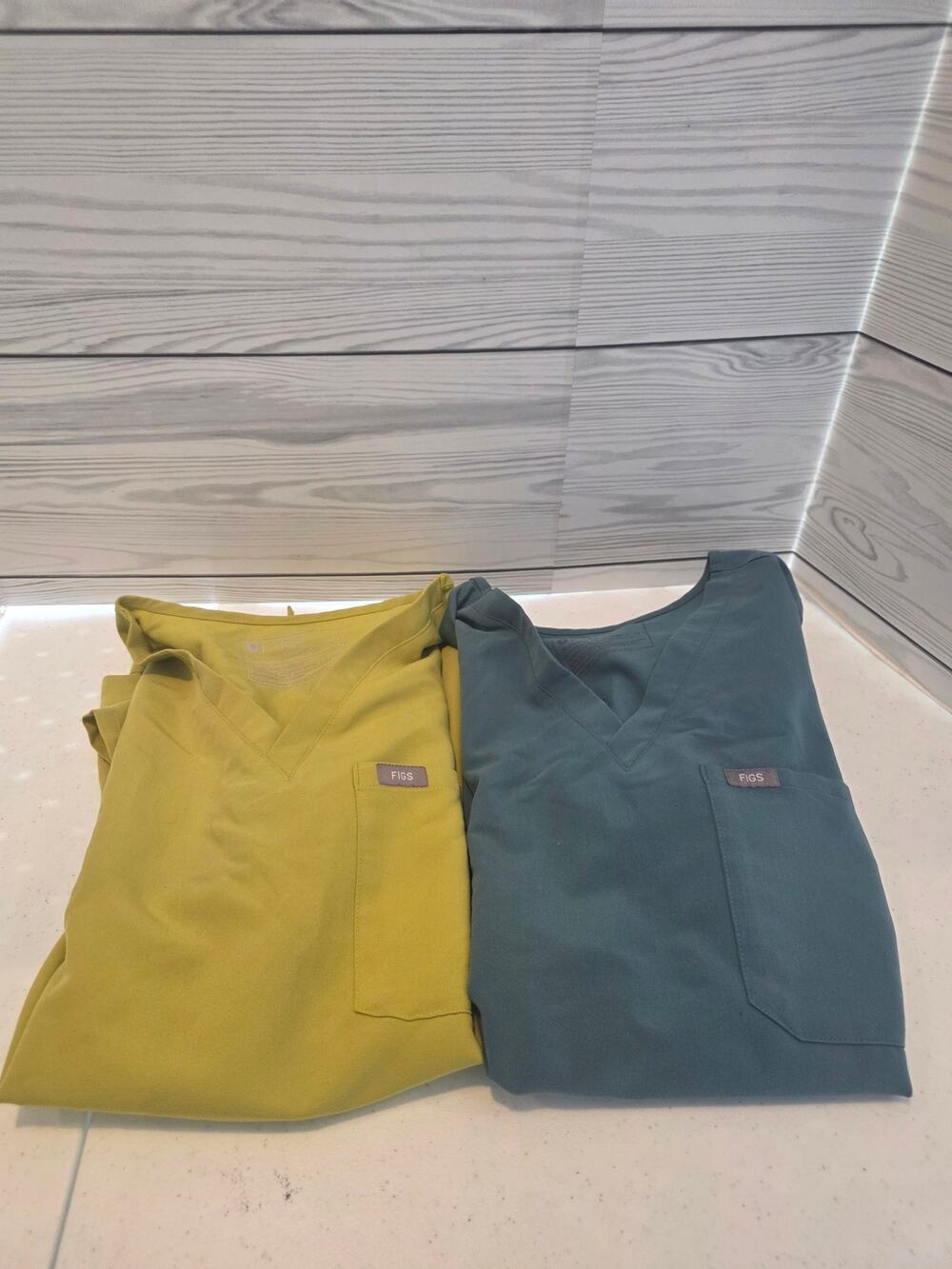 FIGS Scrub Lot Catarina One-Pocket Scrub size Medium Celery and Teal Blue